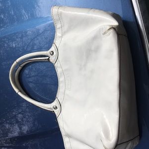 COACH WhiteShoulder bag; ONLY Summers here  30.00